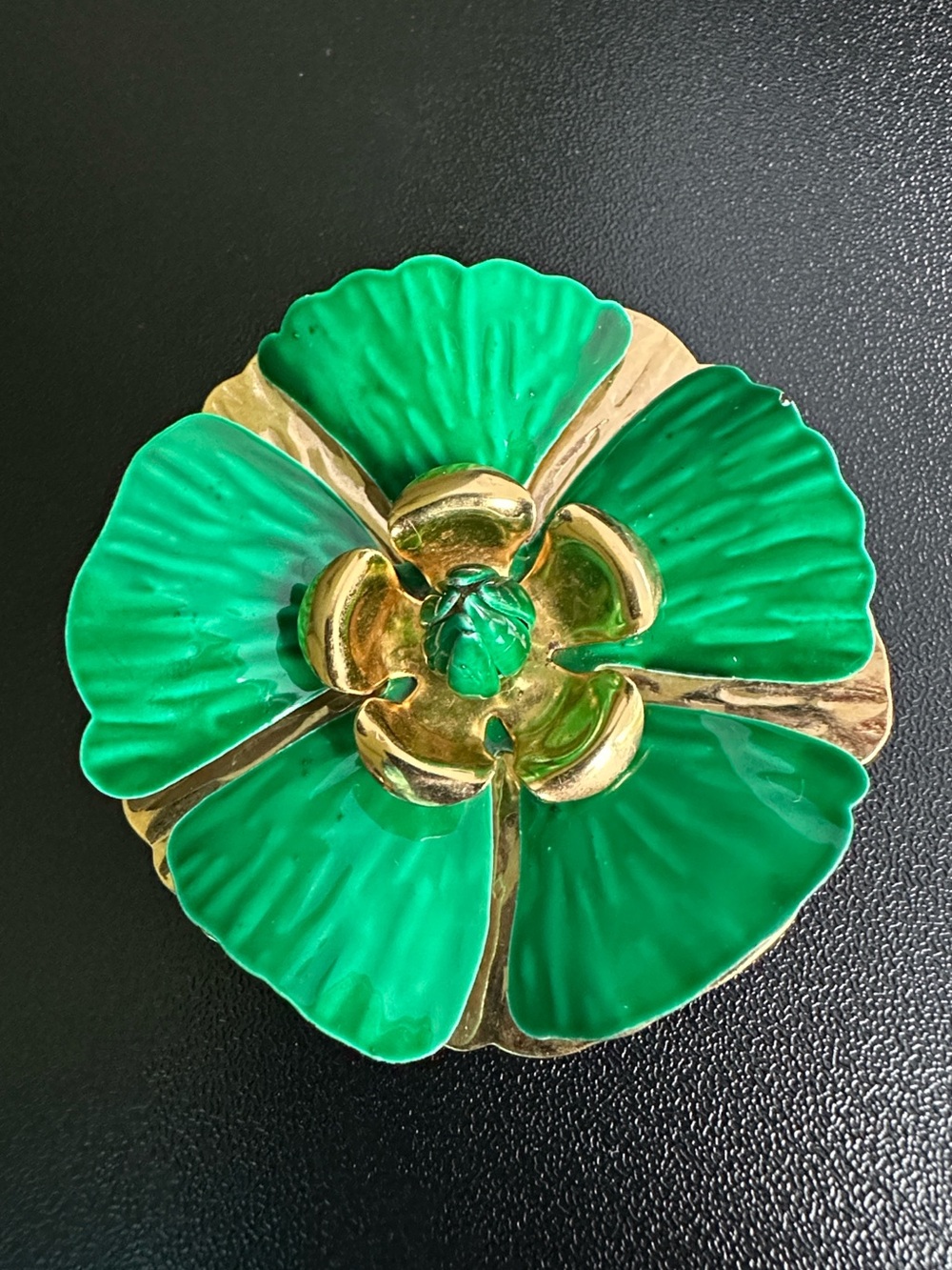 Vintage 1960s Green Enamel Flower Brooch Mod 3D